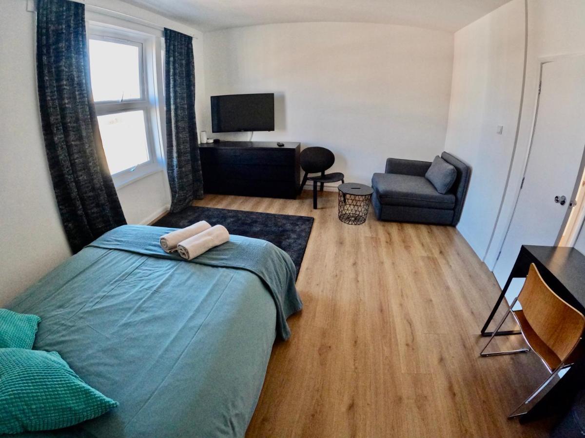 Lovely One Bedroom Flat 런던 외부 사진