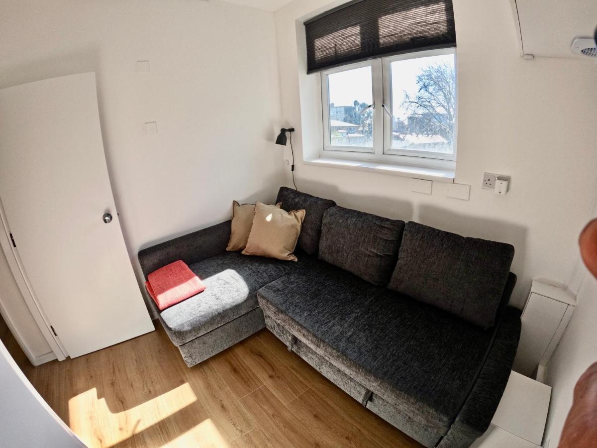 Lovely One Bedroom Flat 런던 외부 사진
