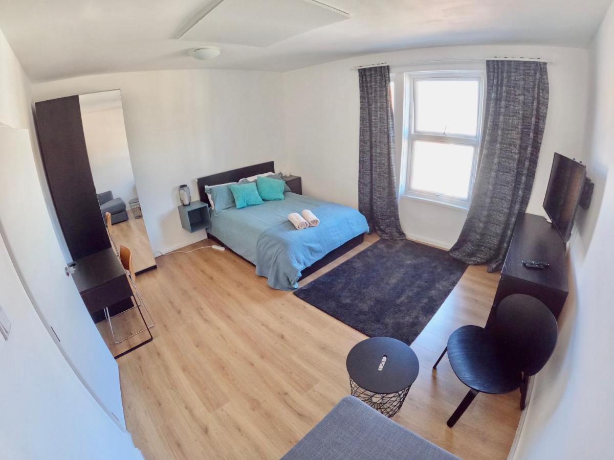 Lovely One Bedroom Flat 런던 외부 사진