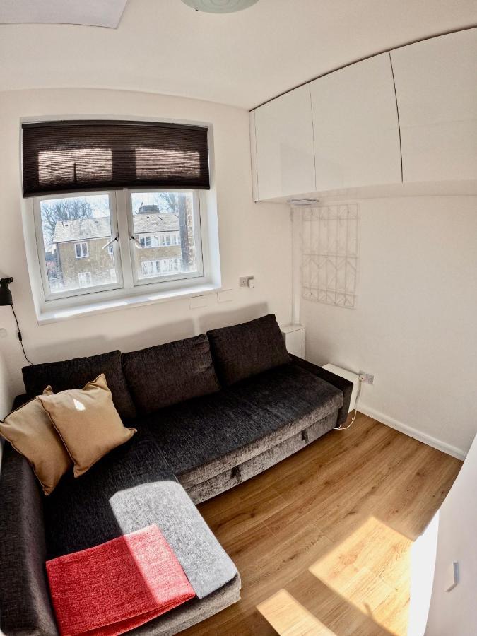 Lovely One Bedroom Flat 런던 외부 사진