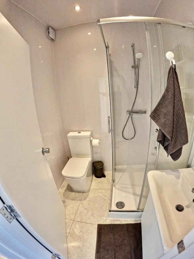 Lovely One Bedroom Flat 런던 외부 사진